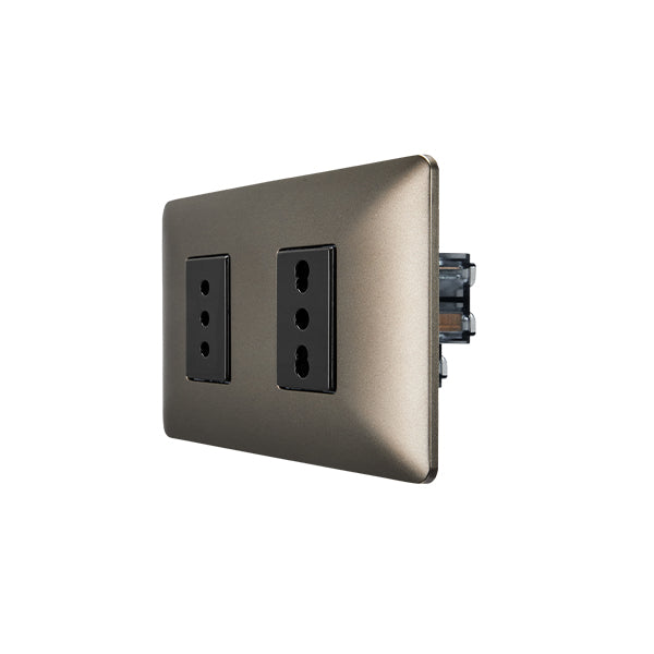 ENCHUFE SIMPLE 10A + ENCHUFE SIMPLE BIPASO EMBUTIDO 10/16A 250V (CAFÉ)