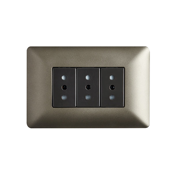 ENCHUFE TRIPLE PUENTEADO 10A 250V (CAFÉ)
