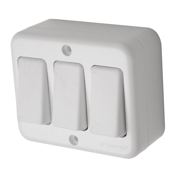 Interruptor Triple Sobrepuesto 9/32 10A Blanco Muro
