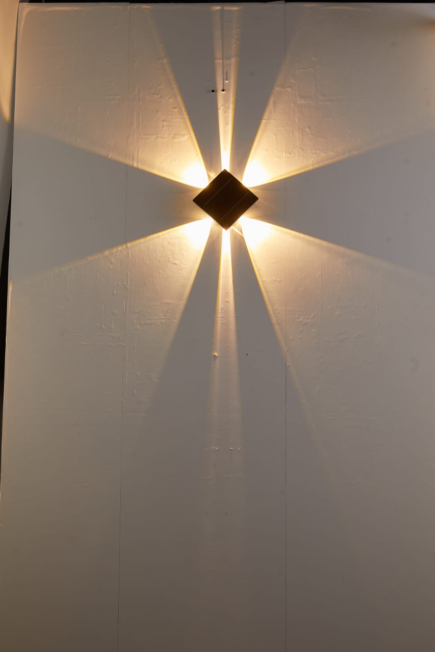 Foco Solar LED Muro Exterior Fotocelda Automático IP54