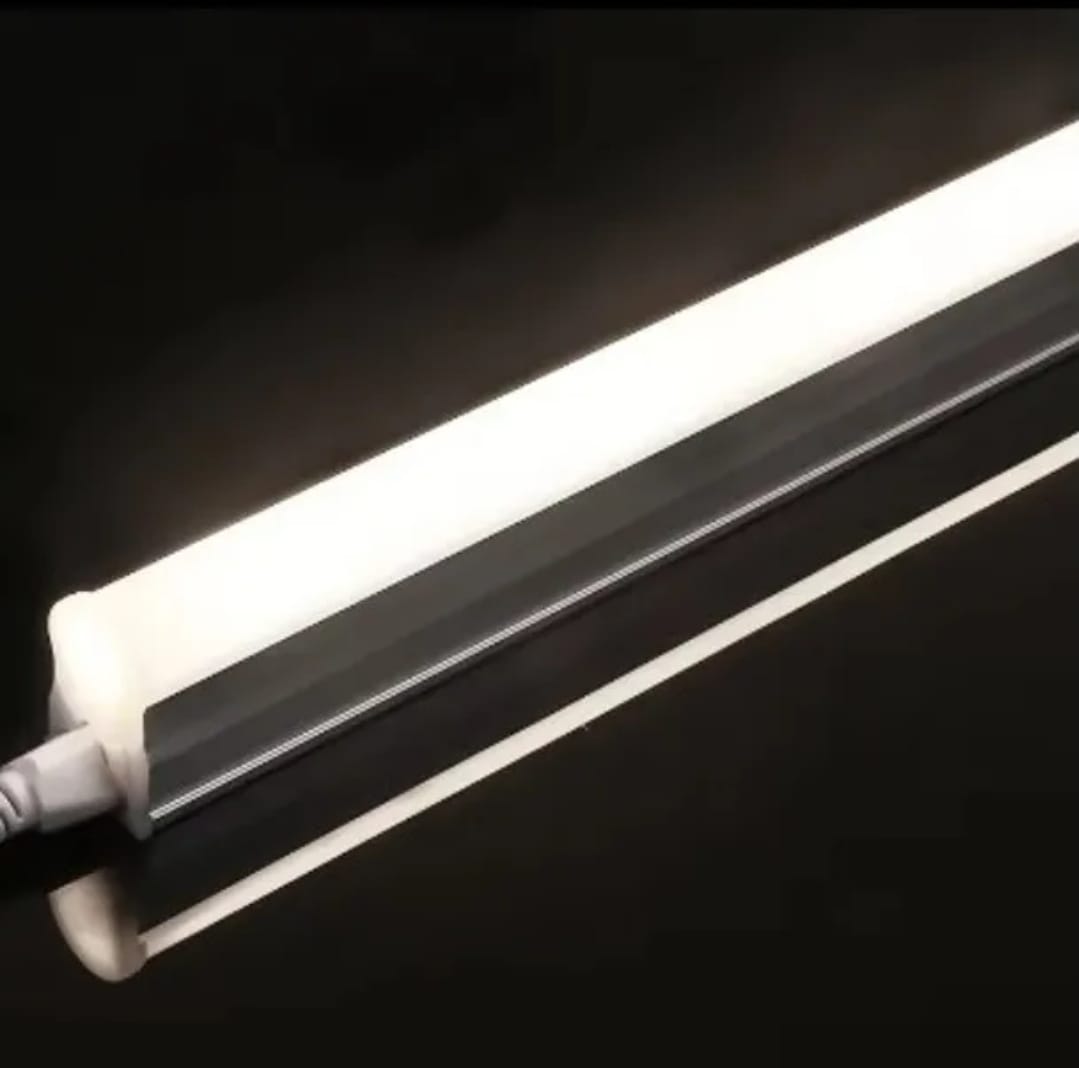 Equipo LED Integrado T5 5W 30cm Luz Fría 6500K Lineal